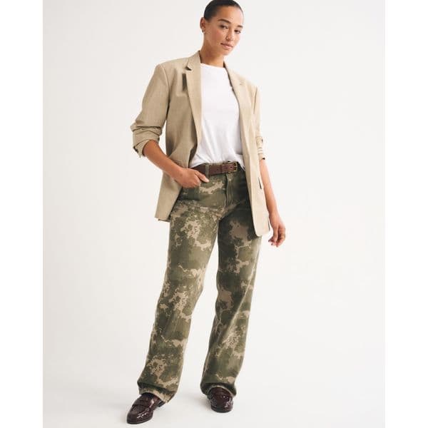 ABERCROMBIE & FITCH | Curve Love High Rise 90s Relaxed Camo Print Jean