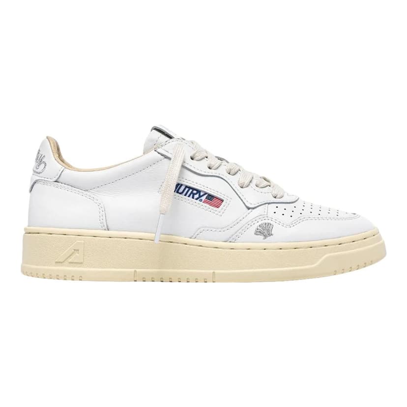 Autry | Medalist Low Sneakers In Leather With Details